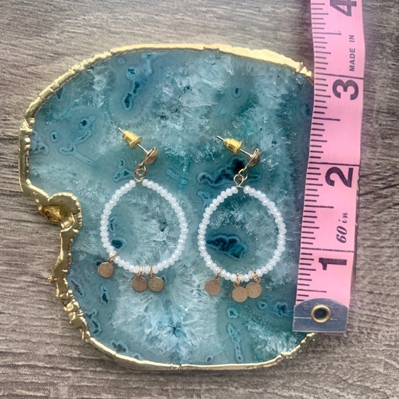 ๐ฆ3/$30 White Bead Hoop Earrings - Picture 3 of 3